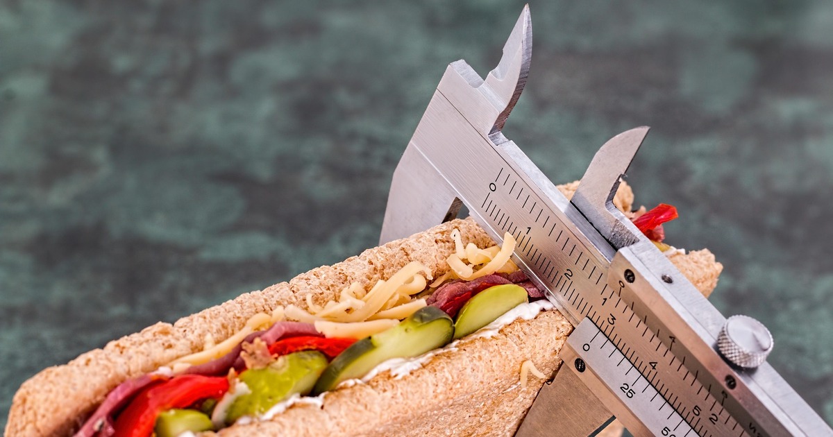 Борьба с лишним весом у детей начинается с изме...