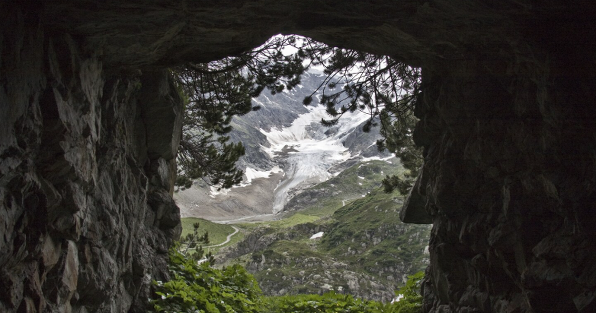 В серной пещере на границе Греции и Албании нашли «колониальную» паутину В серной пещере на границе Греции и Албании обн...