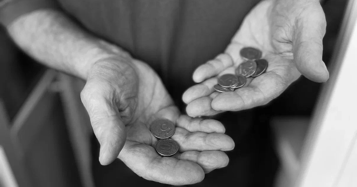 44% россиян находят деньги в сезонной одежде хотя бы раз в год Почти половина россиян (44%) хотя бы раз в год ...