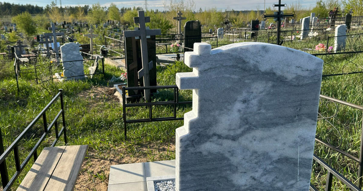 Не часть религии: священники пояснили роль фотографий на могилах Богословы объяснили, что фотографии на могилах ...