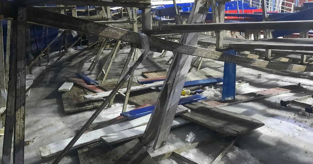 Шапитмейстер установил трибуны на неподготовлен...