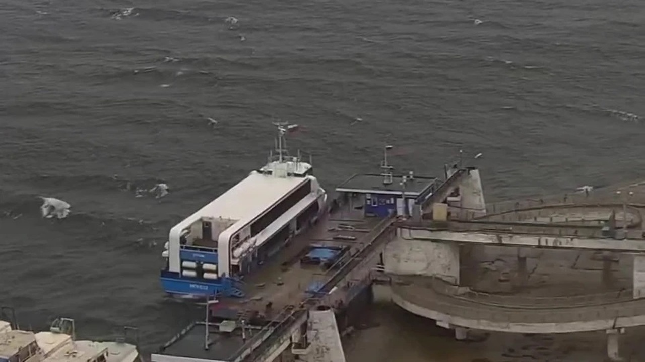20 мая волжская переправа приостановлена из-за штормового ветра В Самарской области объявлен оранжевый уровень ...
