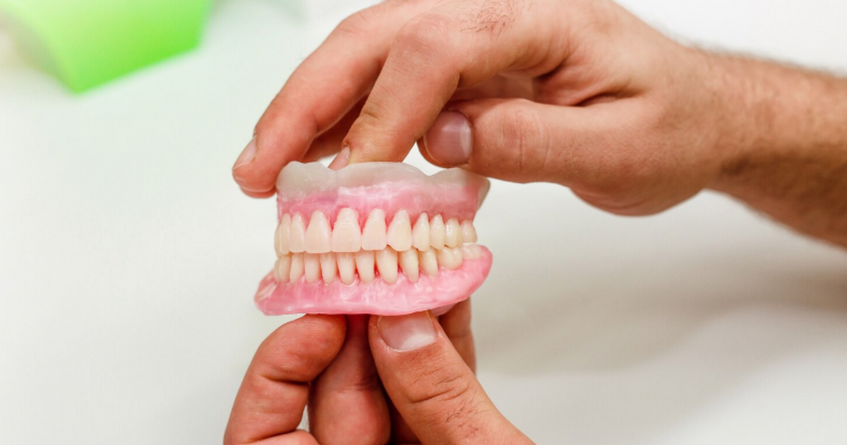 Депутаты предложили сделать протезирование зубов бесплатным для пенсионеров В Госдуму внесут проект о включении зубного про...