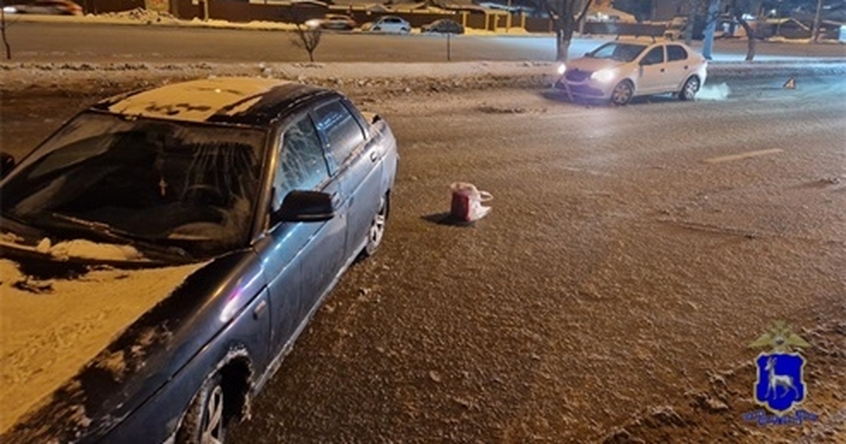 В настоящее время полицейские устанавливают все...