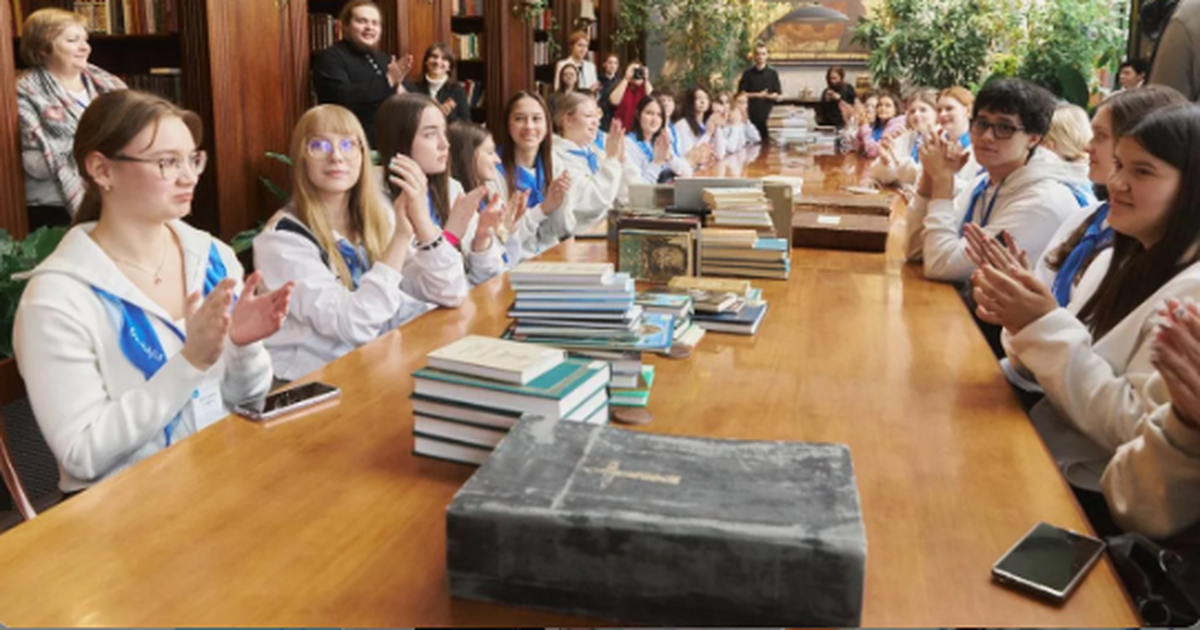 Они участвуют в программе Финансового университ...