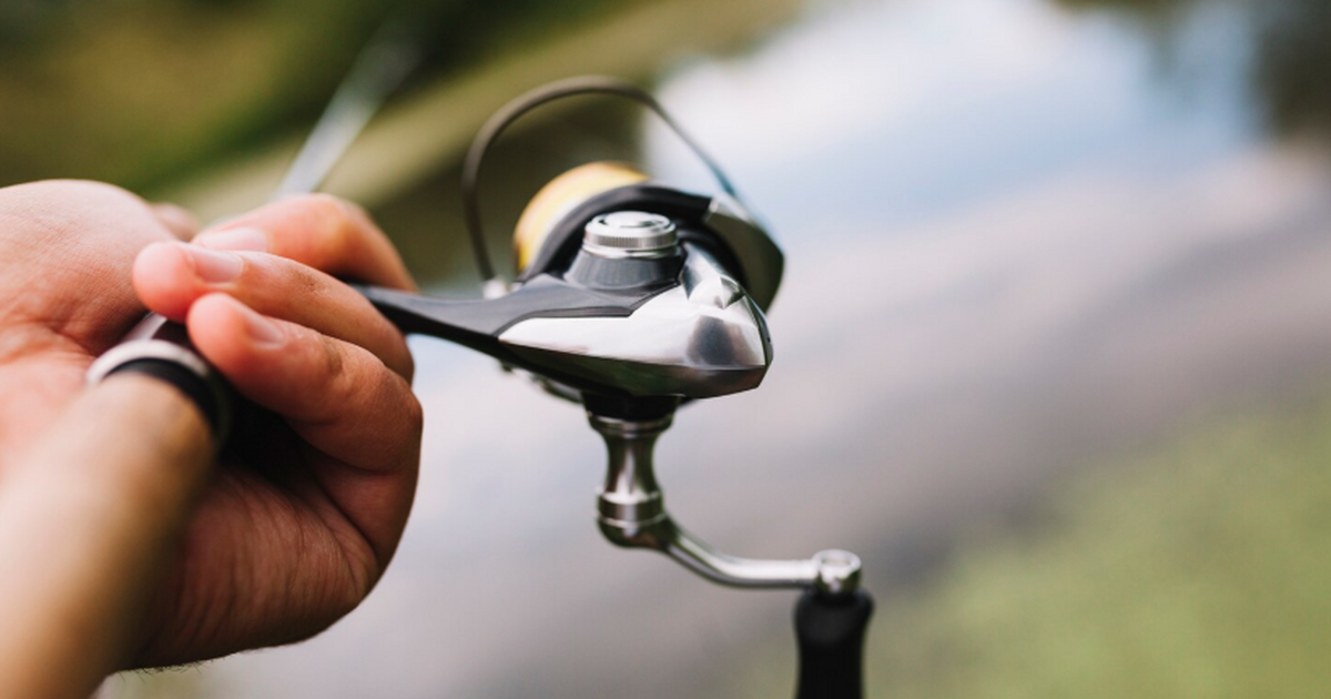 В Зимбабве рыбак из провинции Центральный Машон...