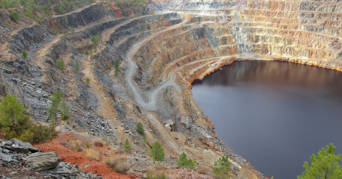 Сотрудники Университета Брэдфорда в Великобрита...