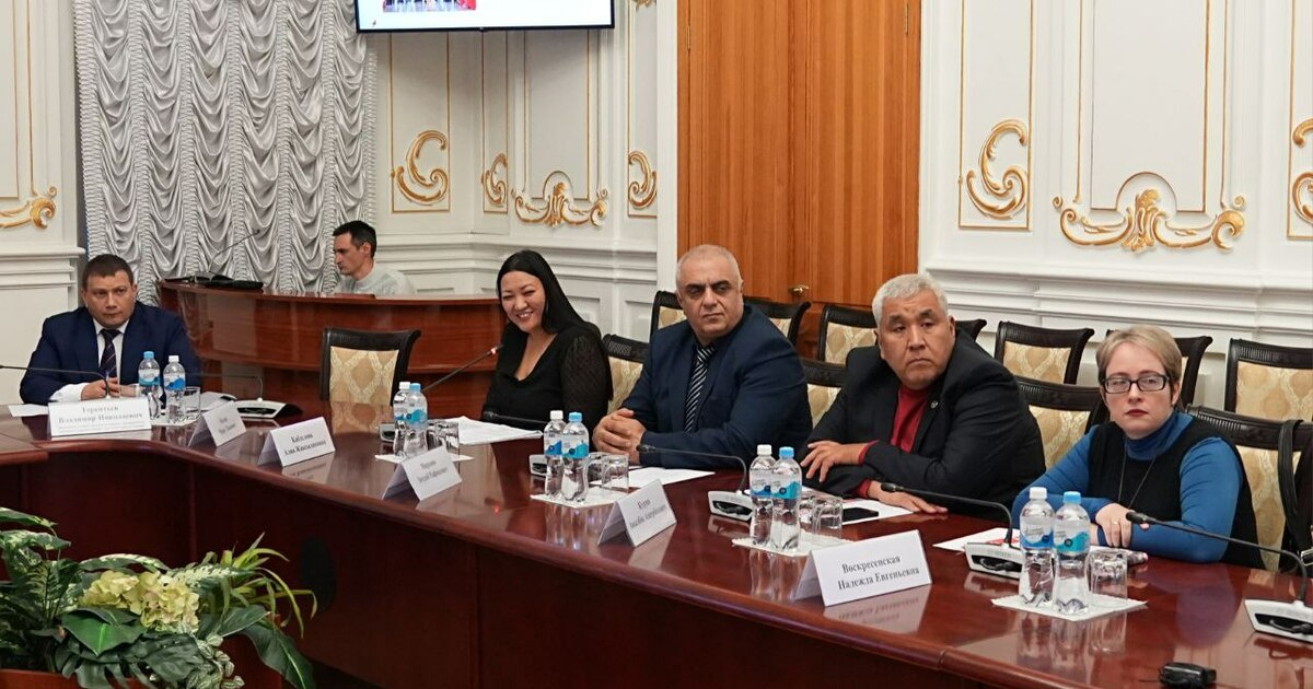 В Самаре мэр Иван Носков провел заседание Общественного совета по нацвопросам  Мэр призвал национальные сообщества активнее уч...