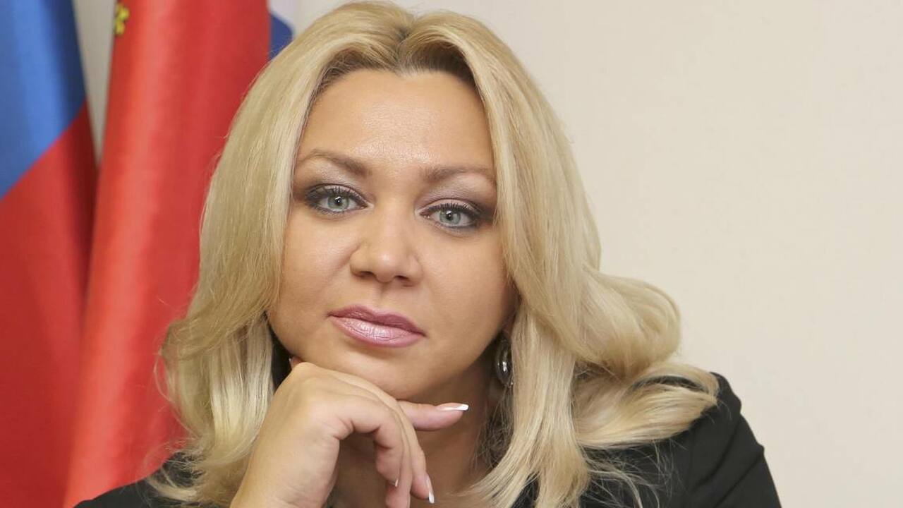В Самаре начинается суд по делу советницы экс-губернатора Азарова Ольги Михеевой Ей и ее брату Денису вменяется мошенничество в ...