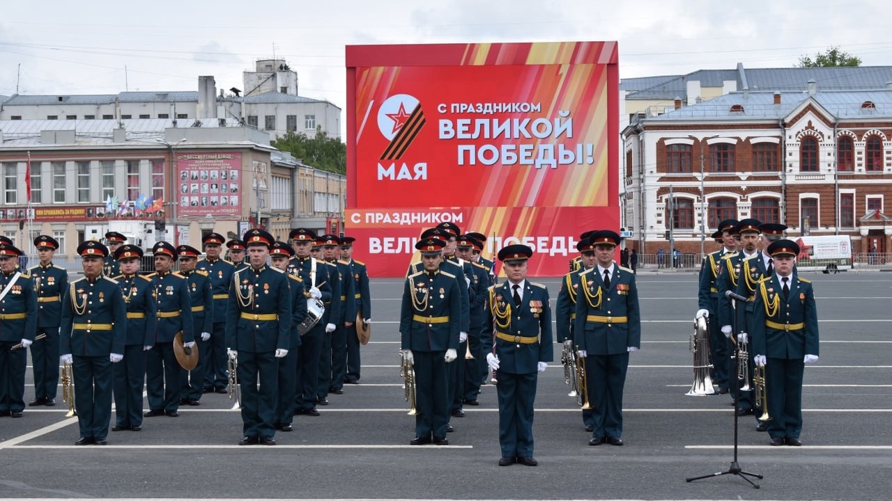 В Самаре Парад Победы на площади им Куйбышева покажут в прямом эфире в 10:00 В Самаре, 9 мая 2025 года, на площади имени Куй...