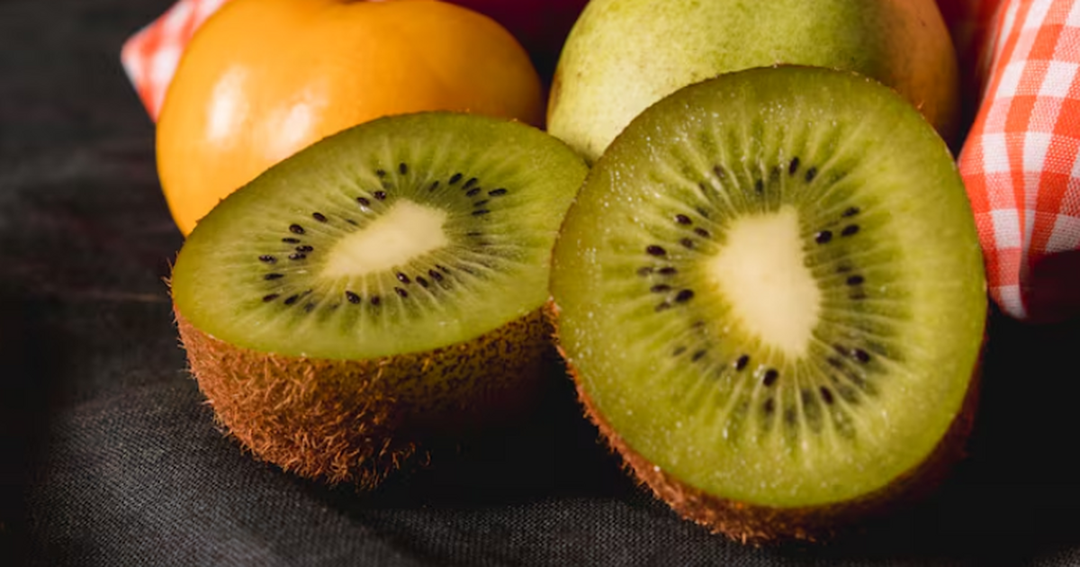 Ученые Отаго назвали фрукт для улучшения состояния кожи изнутри Ученые выяснили, что регулярное потребление кив...