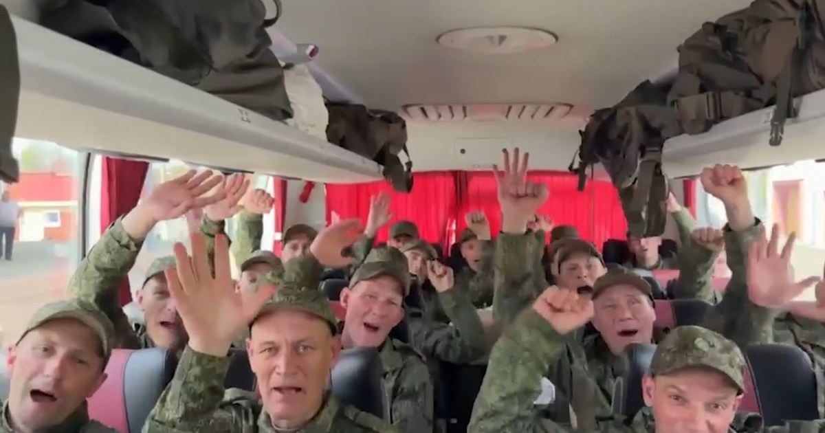 Боец из Самарской области вернулся домой после обмена пленными Об этом сообщила уполномоченный по правам челов...