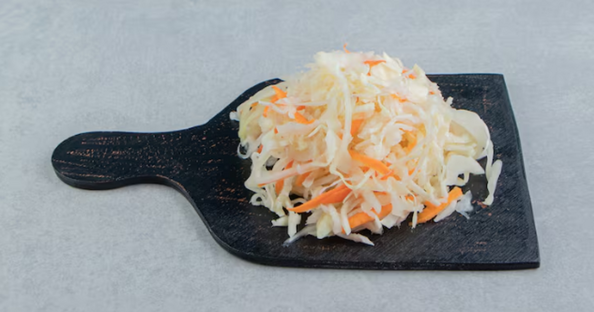 По-настоящему хрустящая капуста: рецепт достался по наследству от мудрой бабушки Зима близко — самое время поставить «правильную...