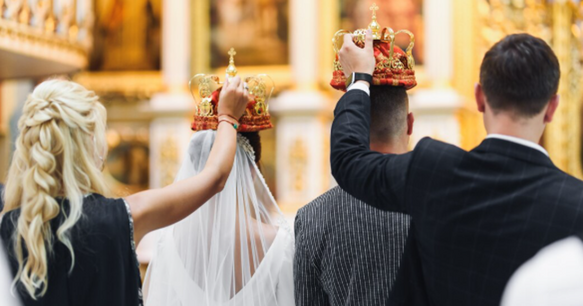 В Русской православной традиции венчания в пери...