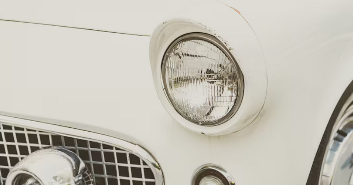 Переворот в автопарке России: 20-летние автомобили почти сравнялись с новыми В 2025 году в России продажи легковых автомобил...