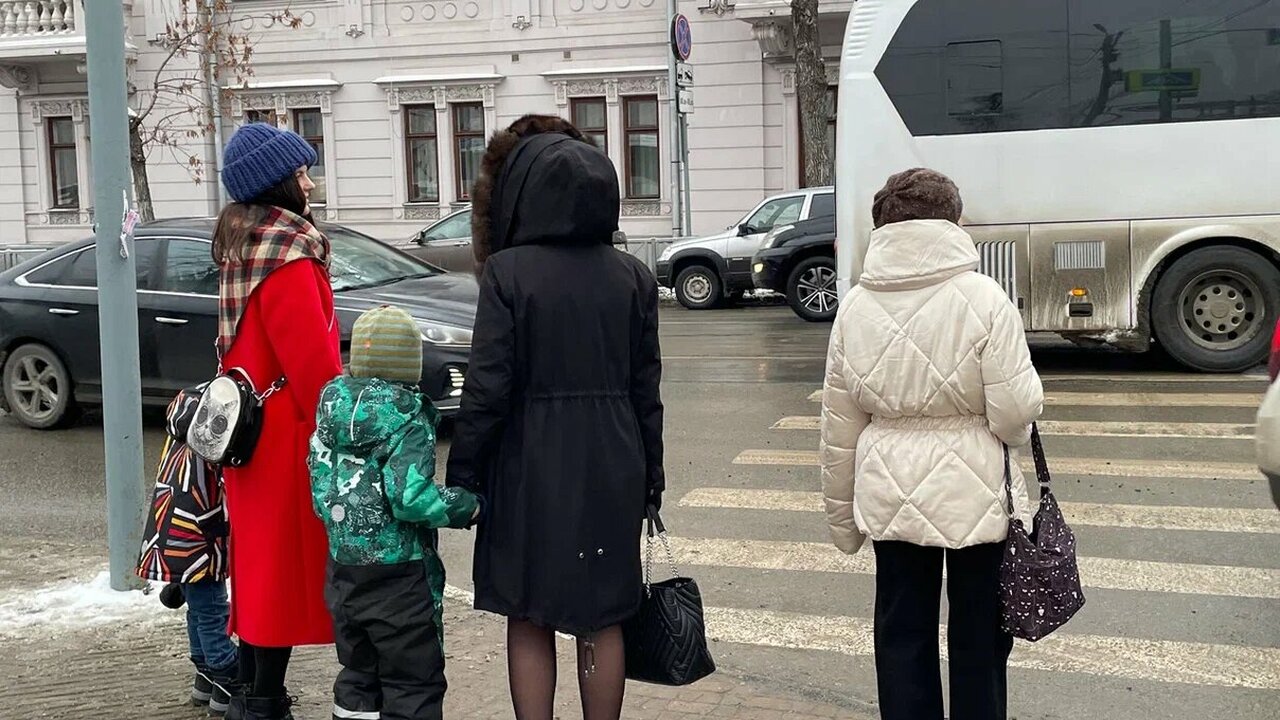 Внукам нельзя прощать несколько вещей: всем пенсионерам следует проверить себя — многие из-за любви занимаются попустительством Узы между разными поколениями - это сокровище, ...