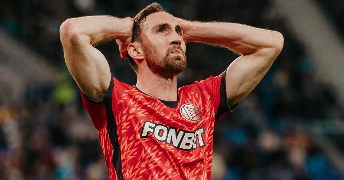 «Зенит» обыграл «Акрон» 2:0 и возглавил турнирную таблицу РПЛ Тольяттинцы заканчивали матч в меньшинстве