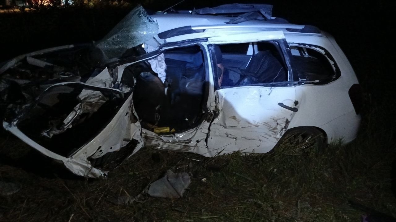 31 июля в Самарской области в ликвидации последствий ДТП участвовали спасатели Им пришлось извлекать пострадавшего водителя из...