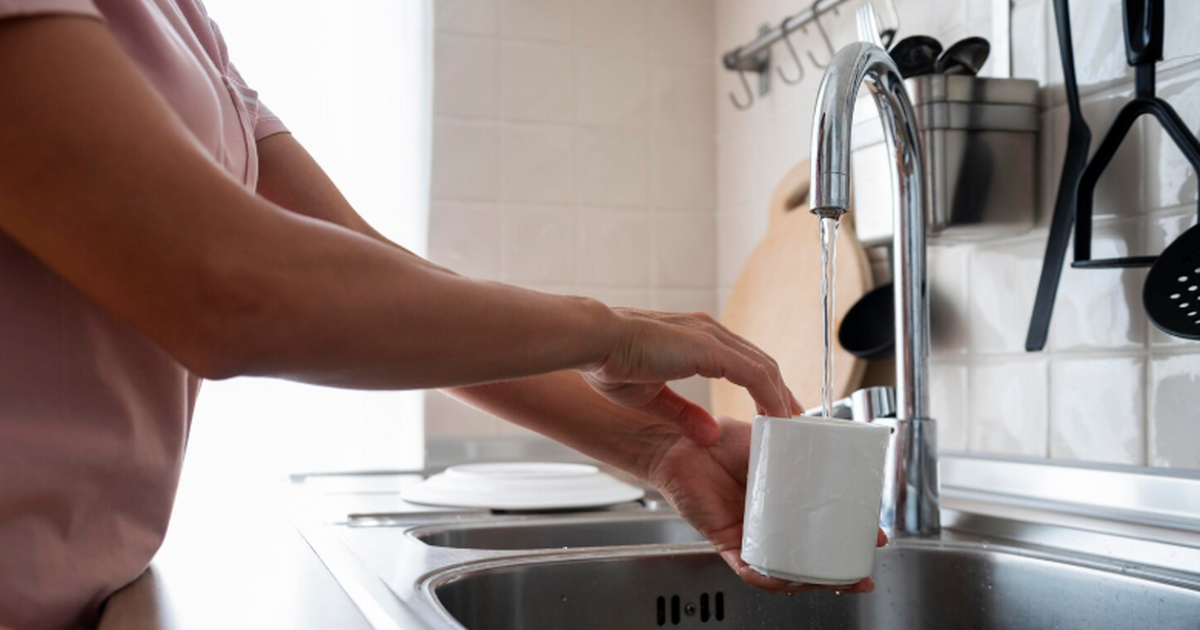 Академик РАН объяснил, что пить воду из-под кра...