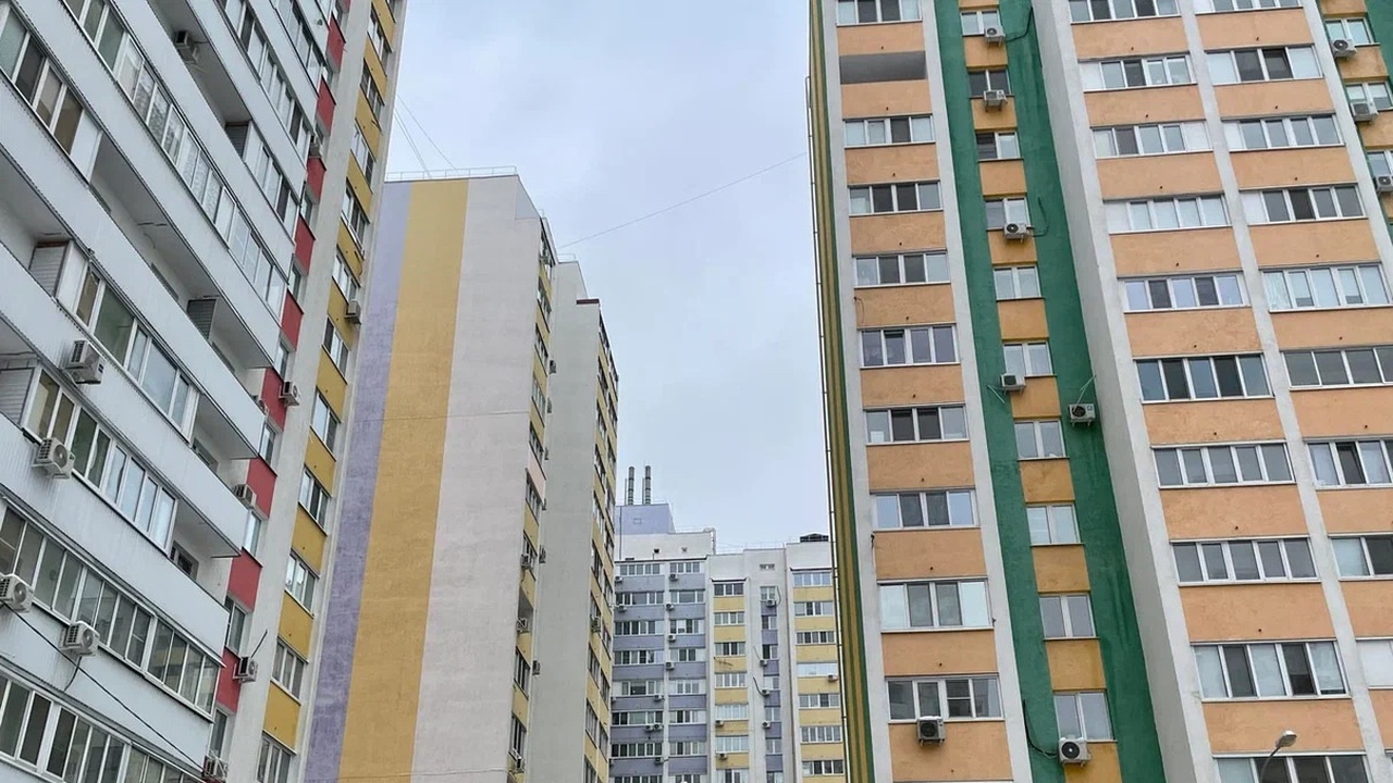 Самарец находил приезжих на улице и предлагал и...