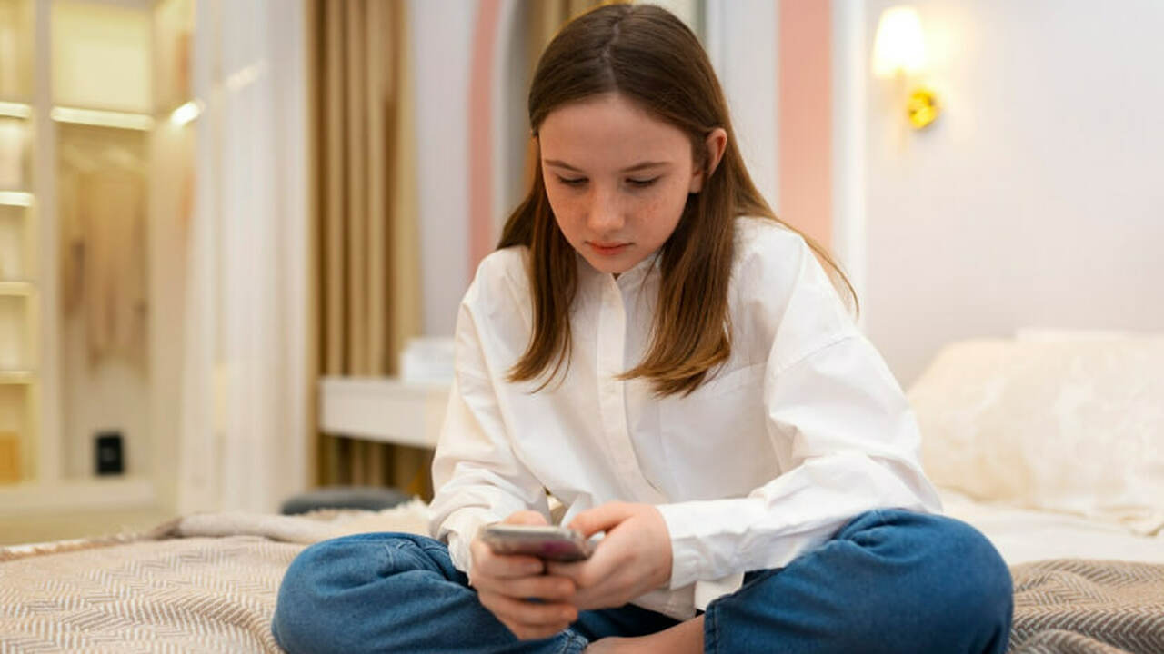Врачи Раменской больницы спасли 15-летнюю девочку после взрыва смартфона Медики оказали экстренную помощь пятнадцатилетн...