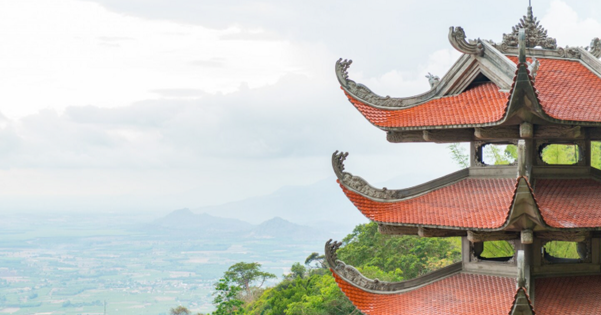 Рост турпоездок россиян за границу отмечен на 1...