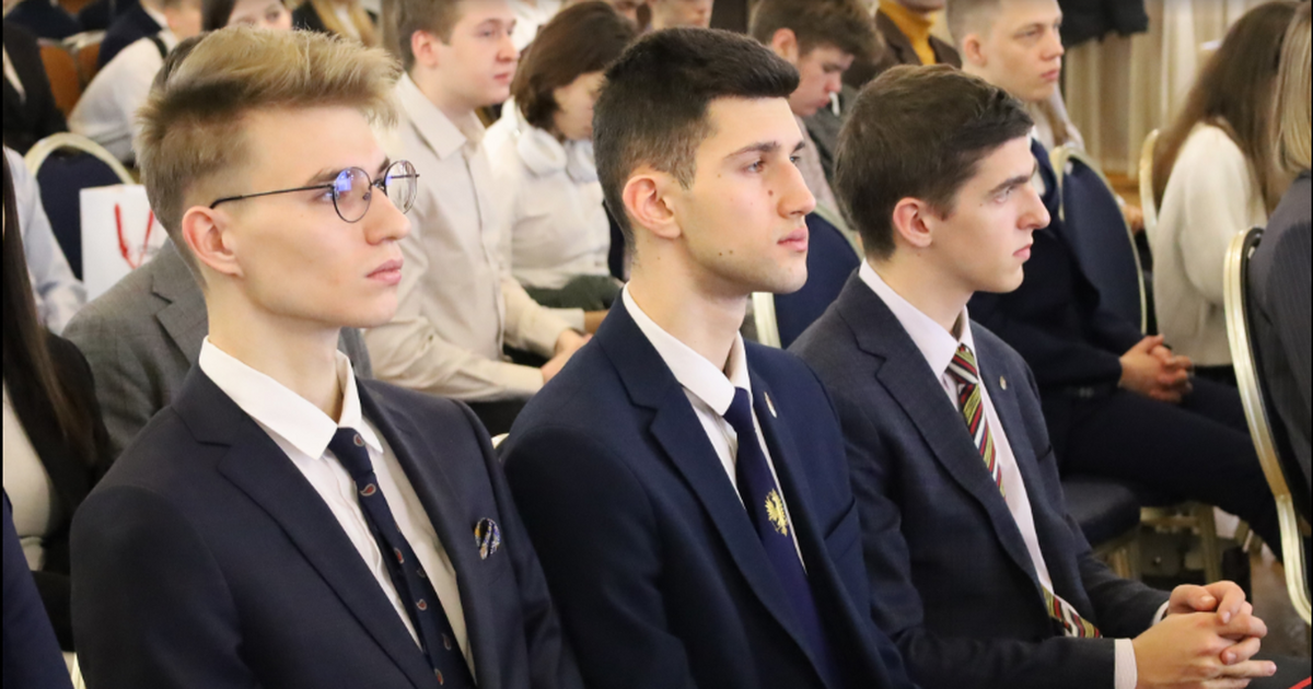 Стипендии вручаются за предложенные студентами ...