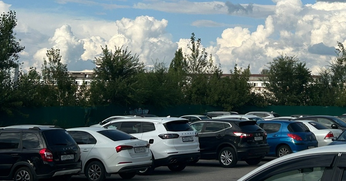 Парковки будут платными в дневное время в будни...