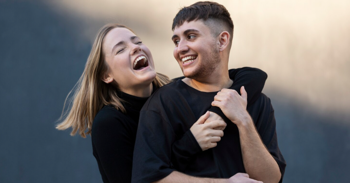 Пучков рассказал, почему при знакомстве с женщиной важны лёгкость и юмор Блогер поделился рекомендациями о том, как знак...