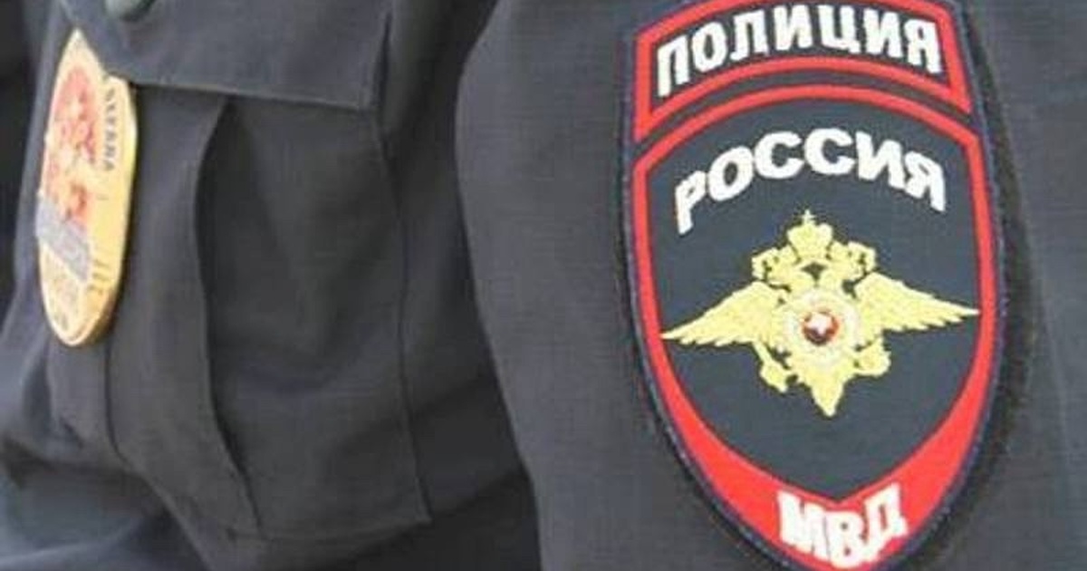 Жителей просят не открывать дверь и не оставлят...