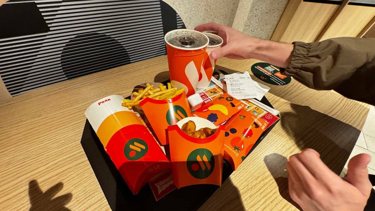 Гадко и позорно: сотрудник фастфуда попался на отвратительном поступке Работника ресторана «Вкусно — и точка» в Каменс...