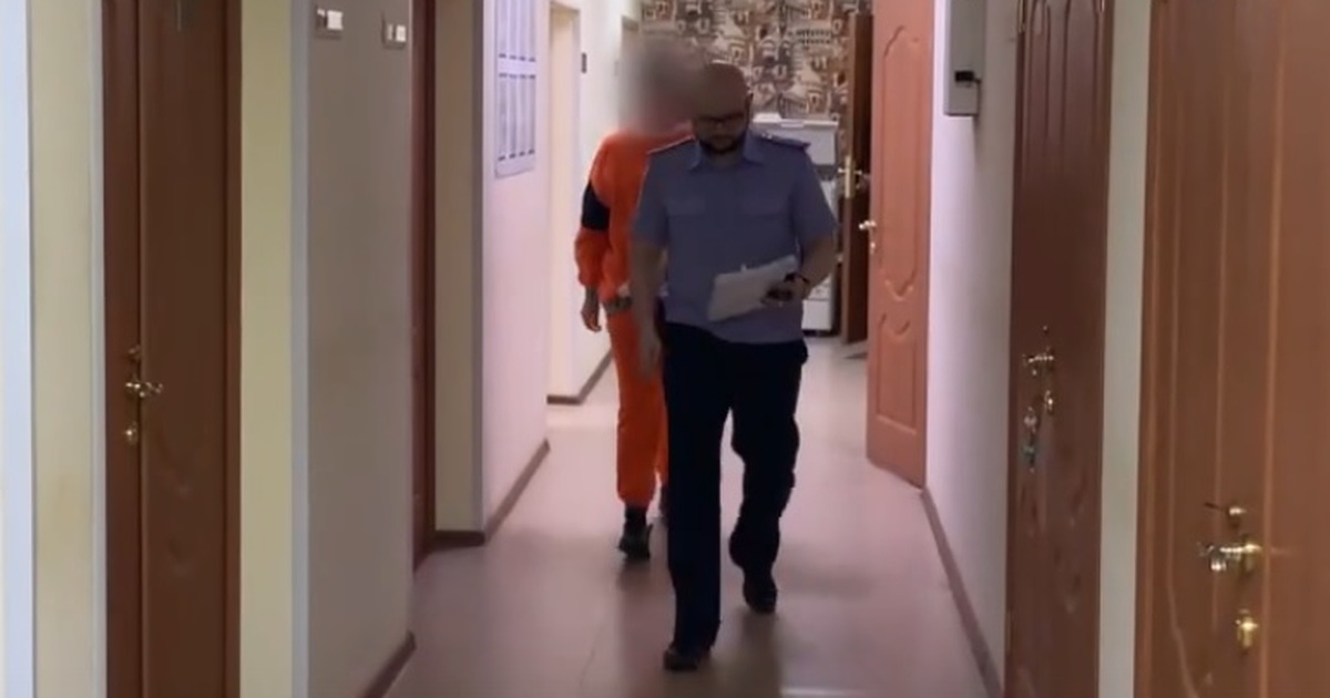 Финдиректора в Самаре подозревают в даче взятки в 770 тысяч рублей Женщина пыталась скрыть документацию от правоох...