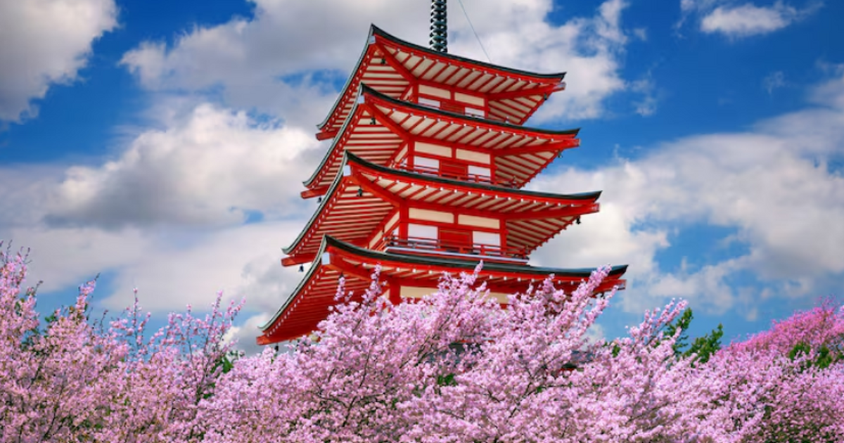 В Японии разгорелся новый скандал вокруг туристов: туристов просили не обедать В японском городе Кавасаки разгорелся новый кон...