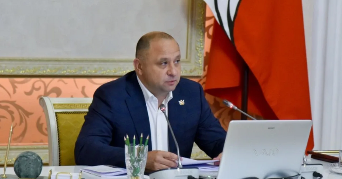 Его кандидатуру губернской думе представил губе...