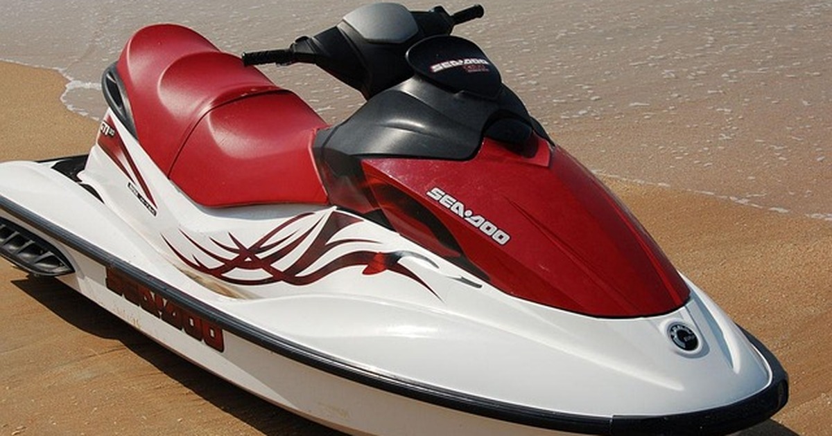 Этот вид водного транспорта относится к категор...