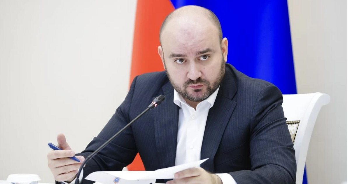 Федорищев создает аварийный штаб после жалоб на занятые телефоны ЖКХ Тема реагирования на обращения граждан по повод...