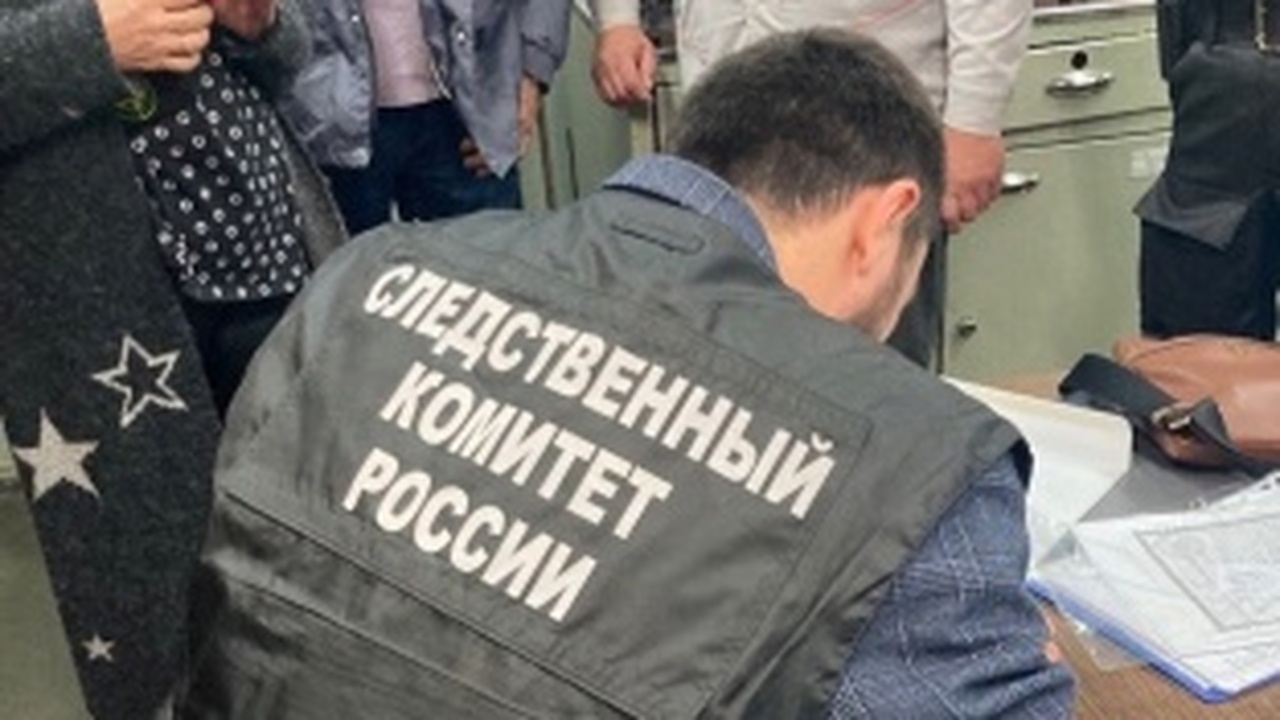 В Самаре инженера завода приговорили к штрафу в 5 млн руб за коммерческий подкуп Он получал взятки за незаконный пропуск транспо...