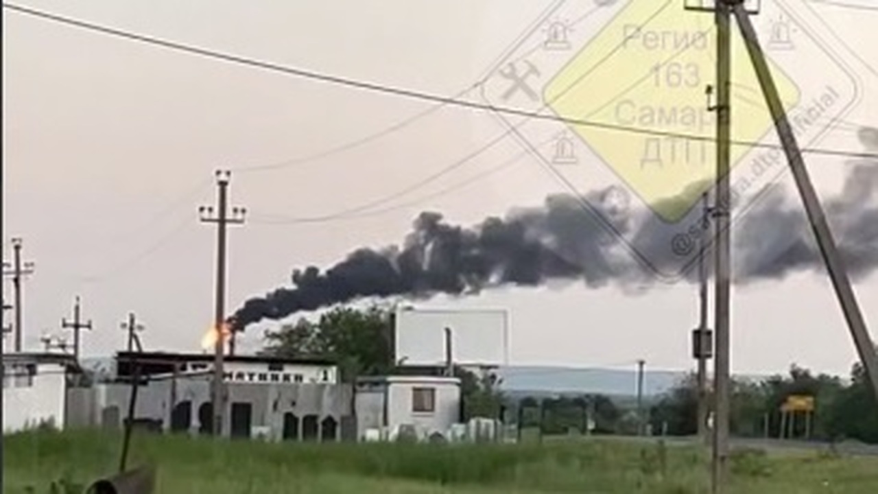 Утром 10 июня самарцев напугал черный дым над городом Предположительно, эпицентр находился в Куйбышев...