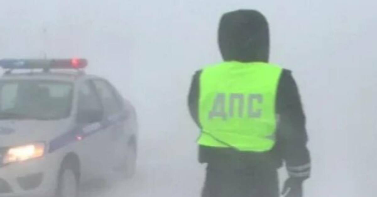 На дорогах ожидаются сильный боковой ветер, сне...