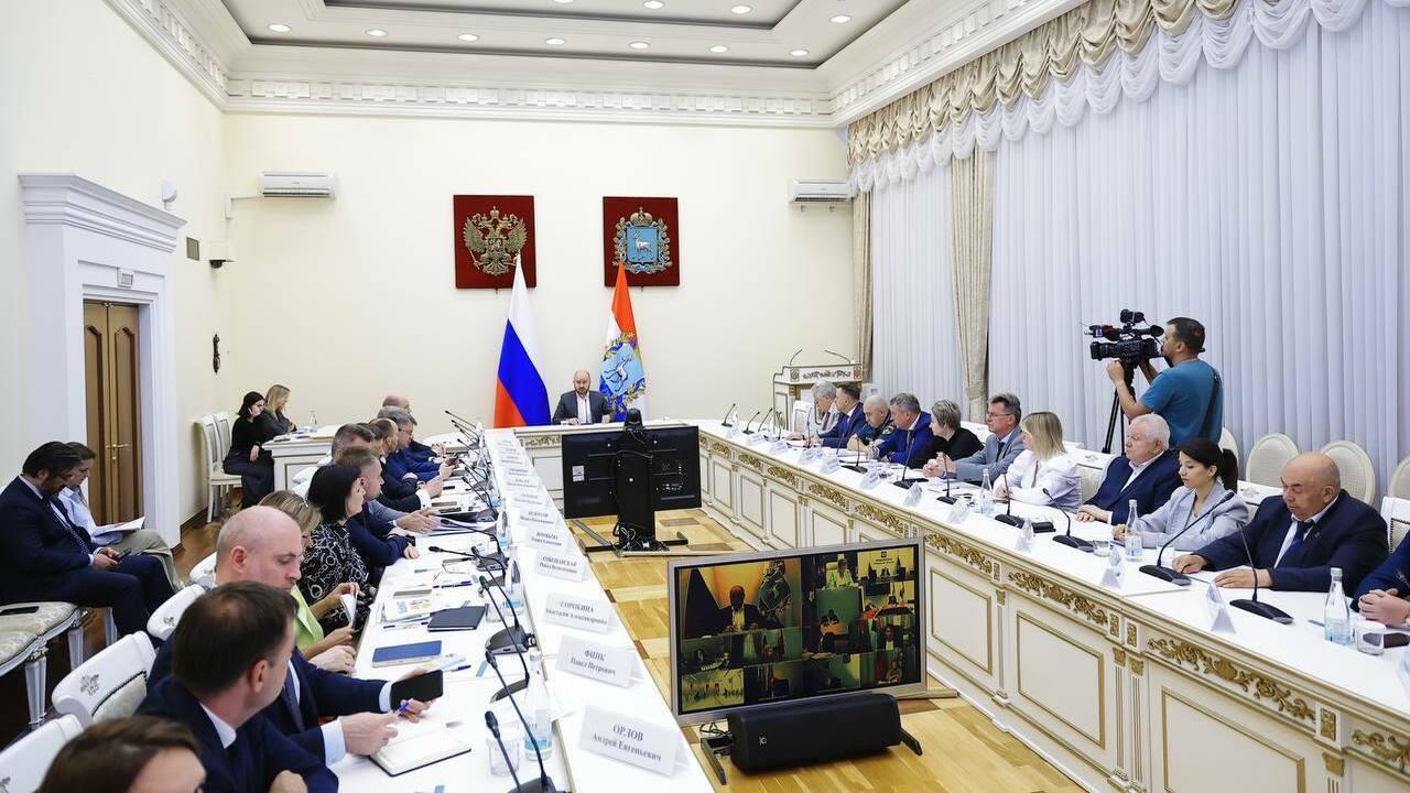 В Самарской области решили ввести новые награды для добросовестных чиновников Награда будет вручаться за выслугу лет в структ...