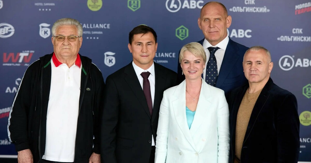 Автограф-сессия запланирована на 6 июня, в 18:00