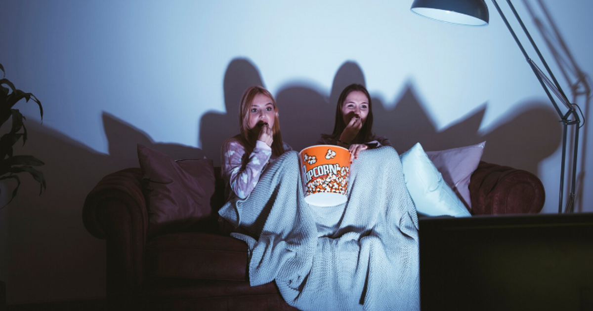 Просмотр фильмов ужасов во время приёма пищи мо...