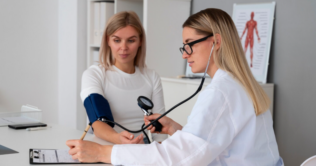 Врач-инфекционист Евгения Даева в интервью Sput...