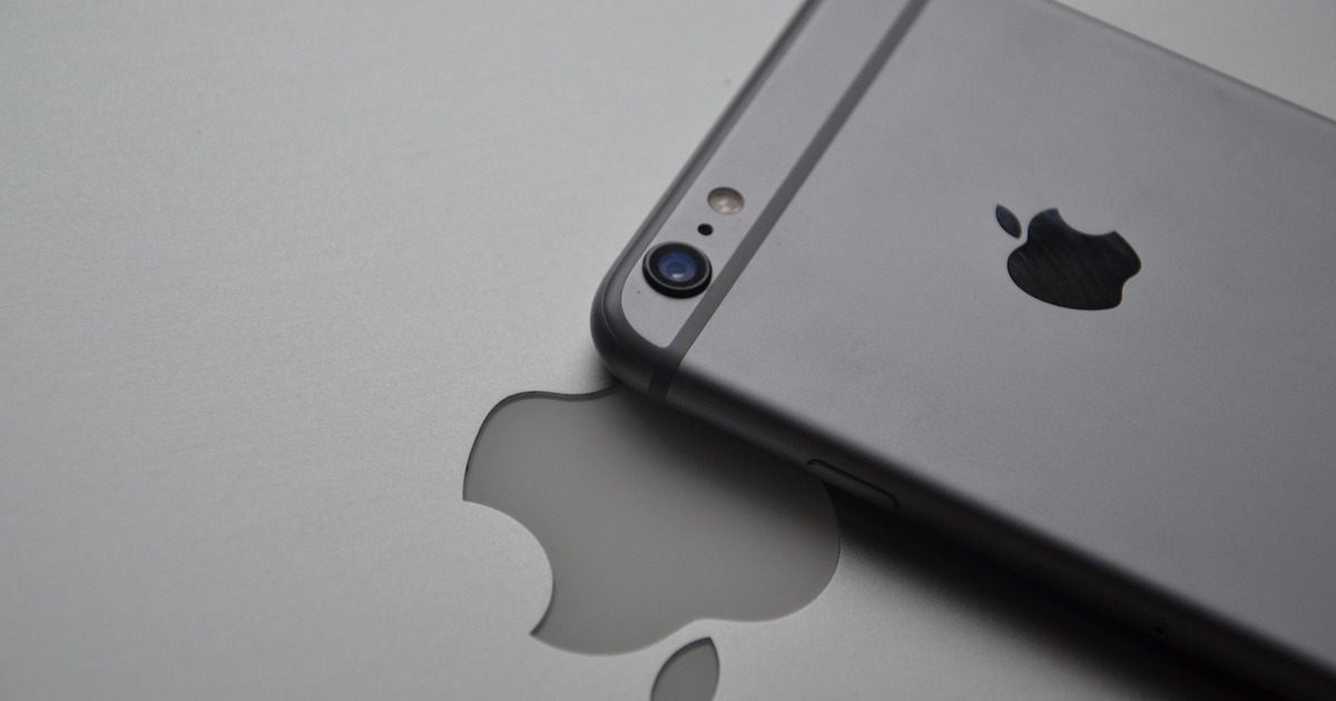 Apple предупредила пользователей в 110 странах об опасности шпионского ПО Apple предупредила пользователей о возможных ат...