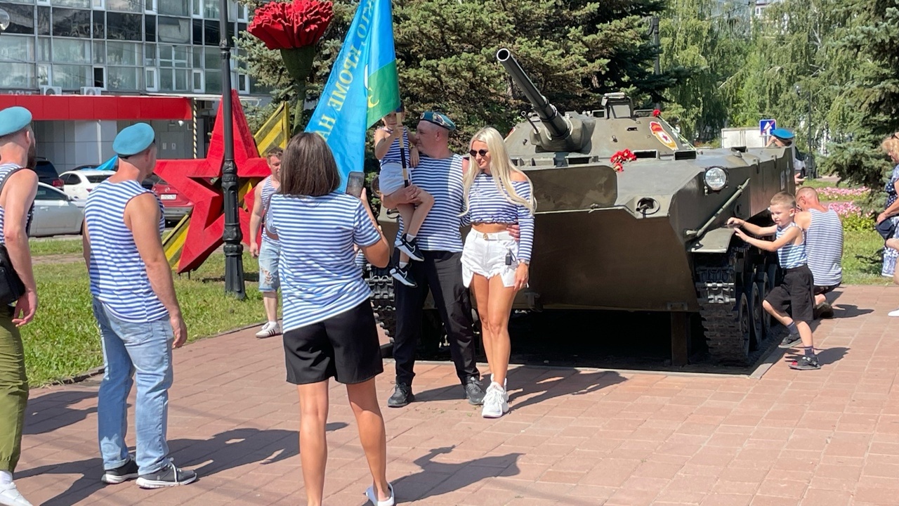 Состоялась традиционная церемония возложения цв...