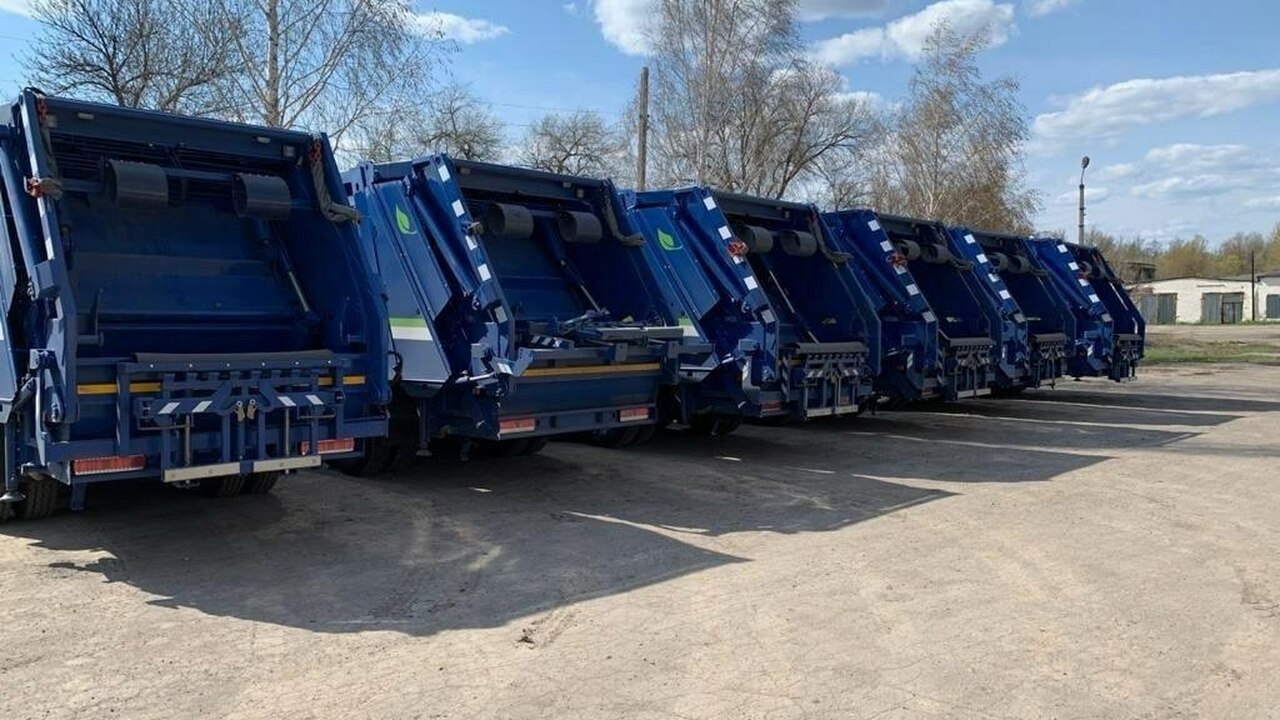 В Самарской области регоператором АО "Экология" приобретены 30 новых мусоровозов Новые машины помогут логистике перевозок коммун...