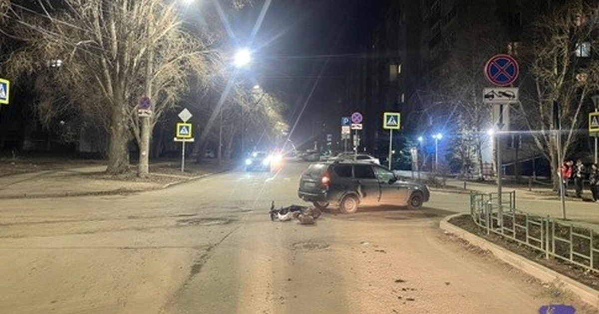 Пострадали водитель и пассажир самоката