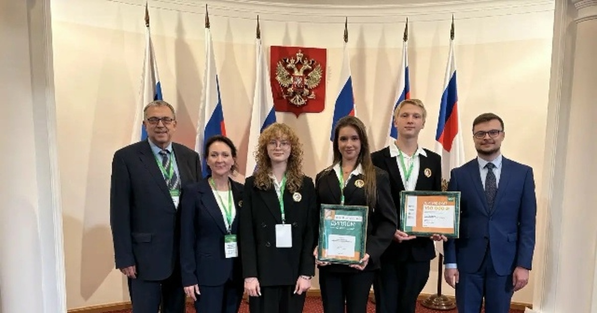Второе место в номинации «Проект школьного иниц...