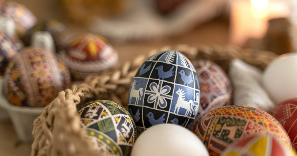 В РПЦ заявили, что игра с битьём пасхальных яиц...