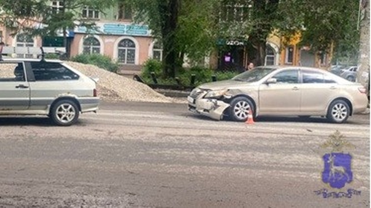 В Самаре при столкновении Toyota Camry и ВАЗ-2113 пострадала 15-летняя девочка ДТП произошло в Кировском районе Самары днем 20...